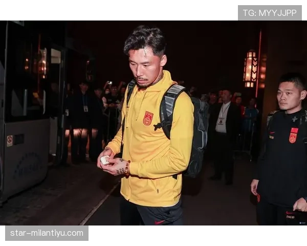 看张琳芃朋友圈:抱娃的手腕比开豪车还熟练,这反差我承受不起 看张琳芃朋友圈:抱娃的手腕比开豪车还熟练,这反差我承受不起